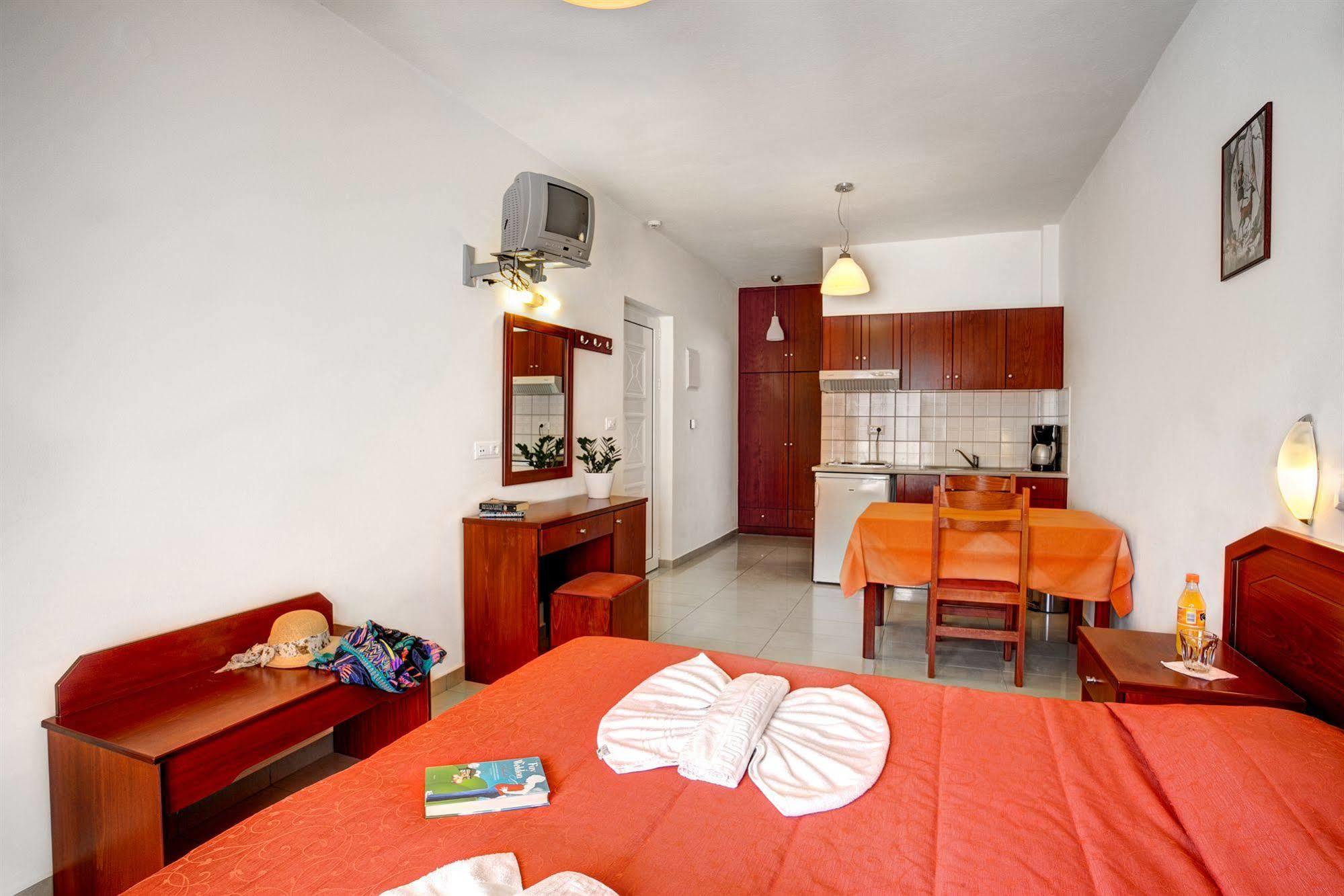 Artemis Hotel Apartments Limenas Chersonisou Exterior foto