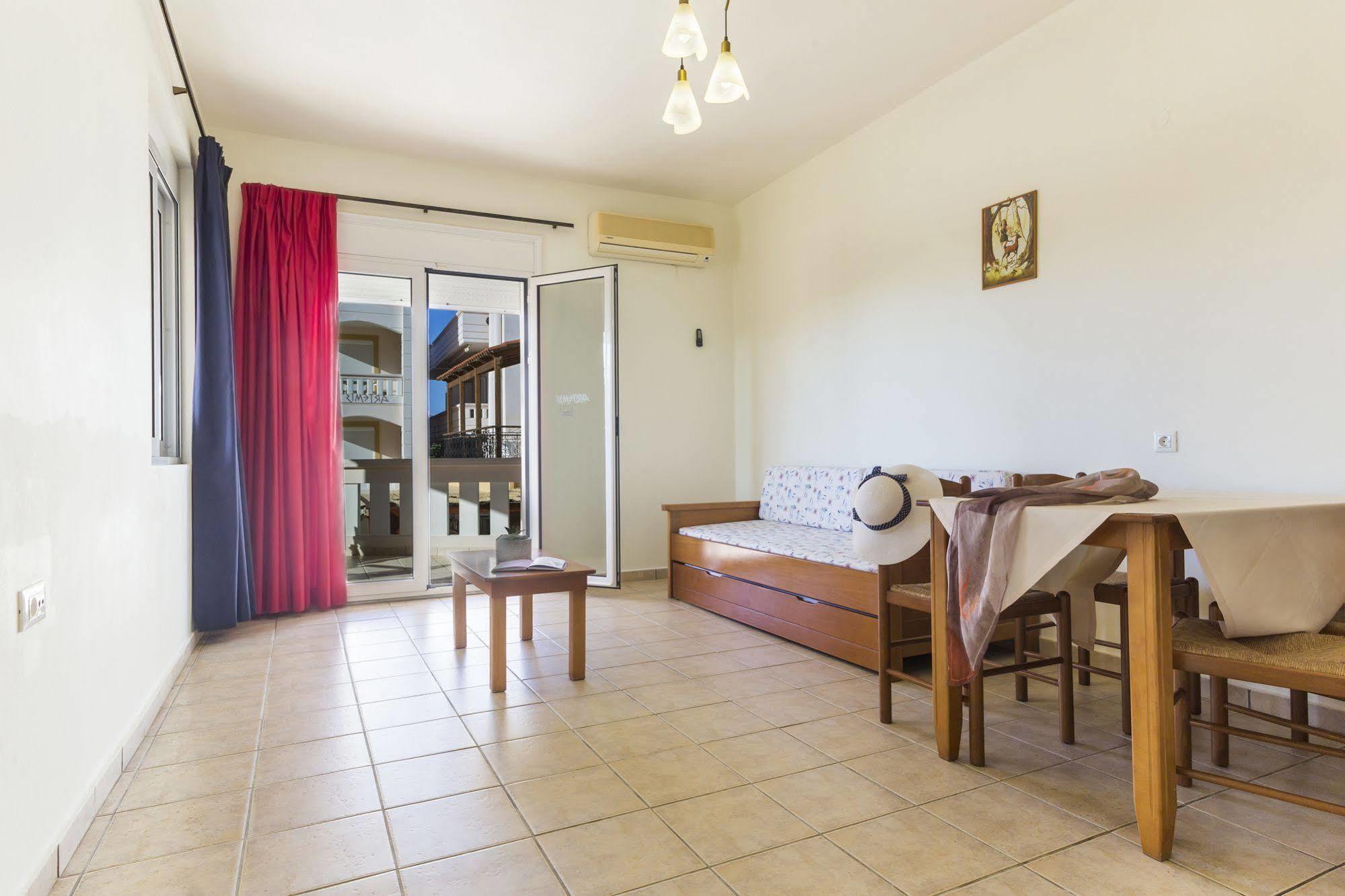 Artemis Hotel Apartments Limenas Chersonisou Exterior foto