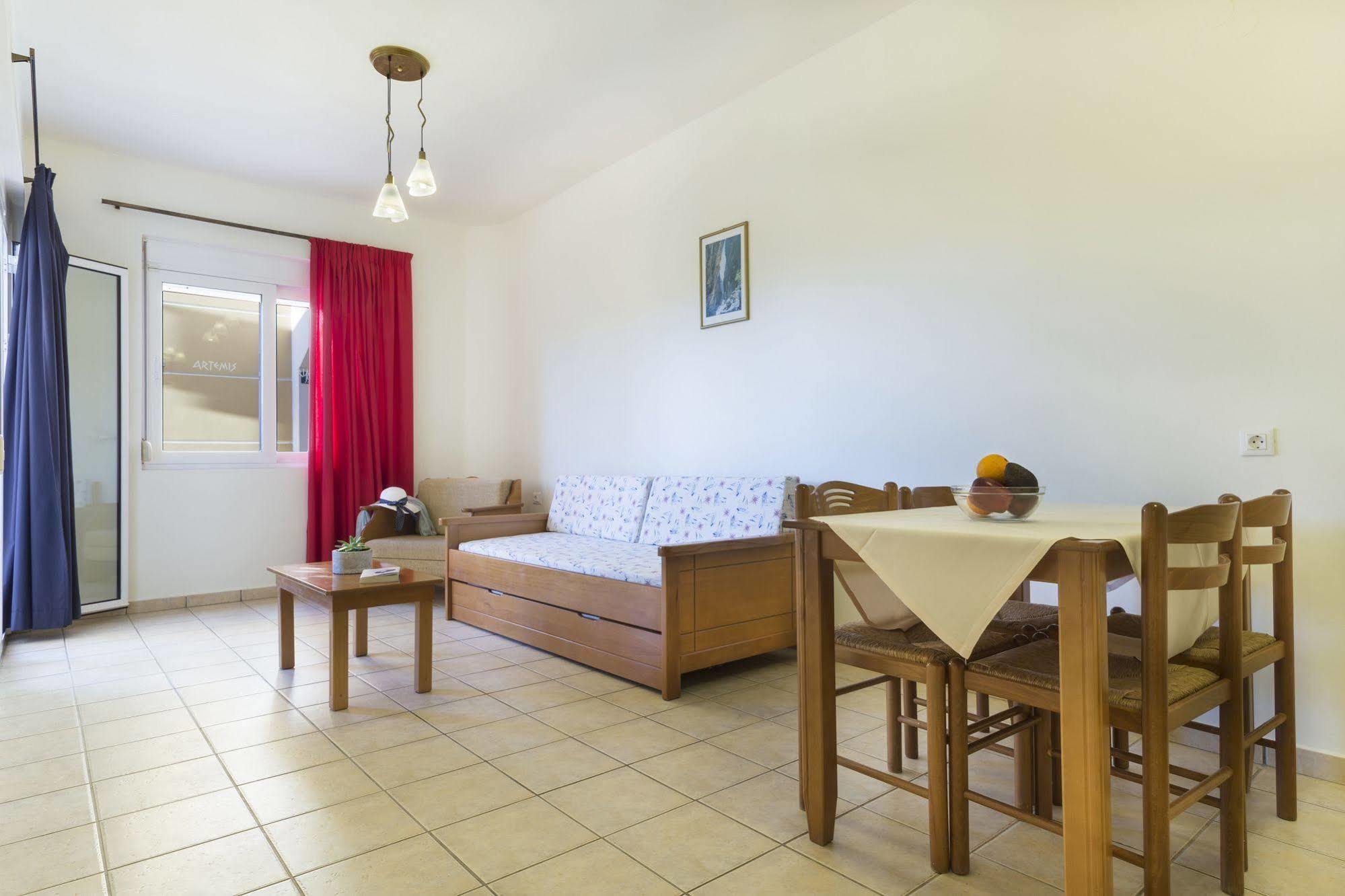 Artemis Hotel Apartments Limenas Chersonisou Exterior foto